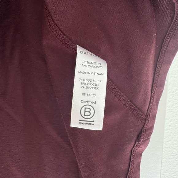 Athleta Essence women high low hem burgundy colored athletic tank top MEDIUM - Picture 5 of 6